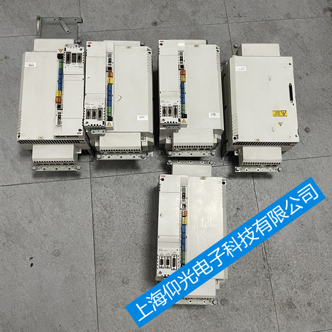 ABB MotiFlex e180ŷS_CE1027